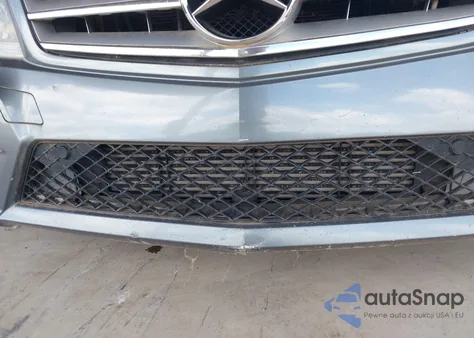 2012 Mercedes-Benz C 250 Sport из США, поврежденный, VIN WDDGF4HBXCR196688